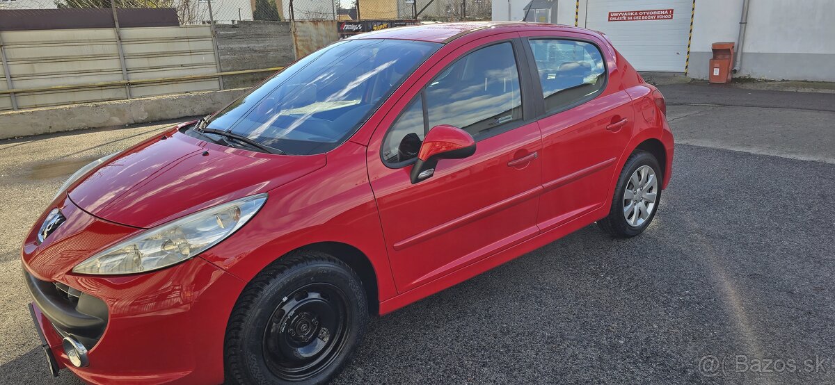 Predám Peugeot 207 1.4 vti