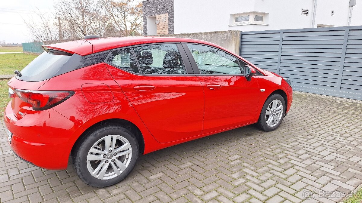 Opel Astra 1.4 benzín (automat)