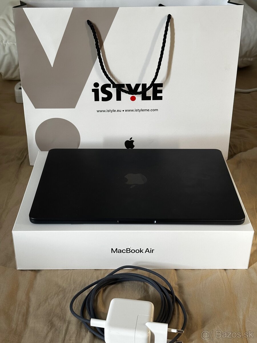 Apple MacBook Air 13 M3, 8GB, 256GB SSD