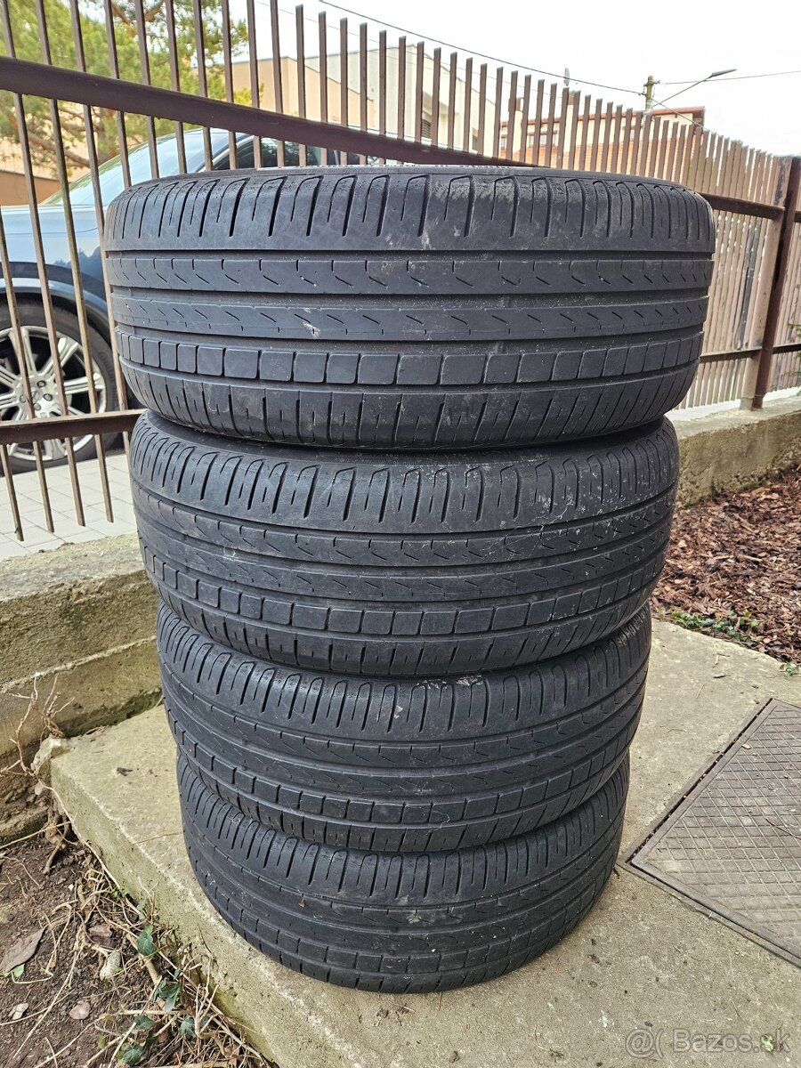 Pirelli 215 55 R17 letne