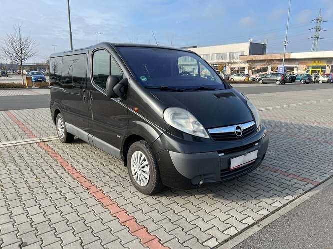 Opel Vivaro Tour 2.5 CDTi Westfalia 7 míst automat