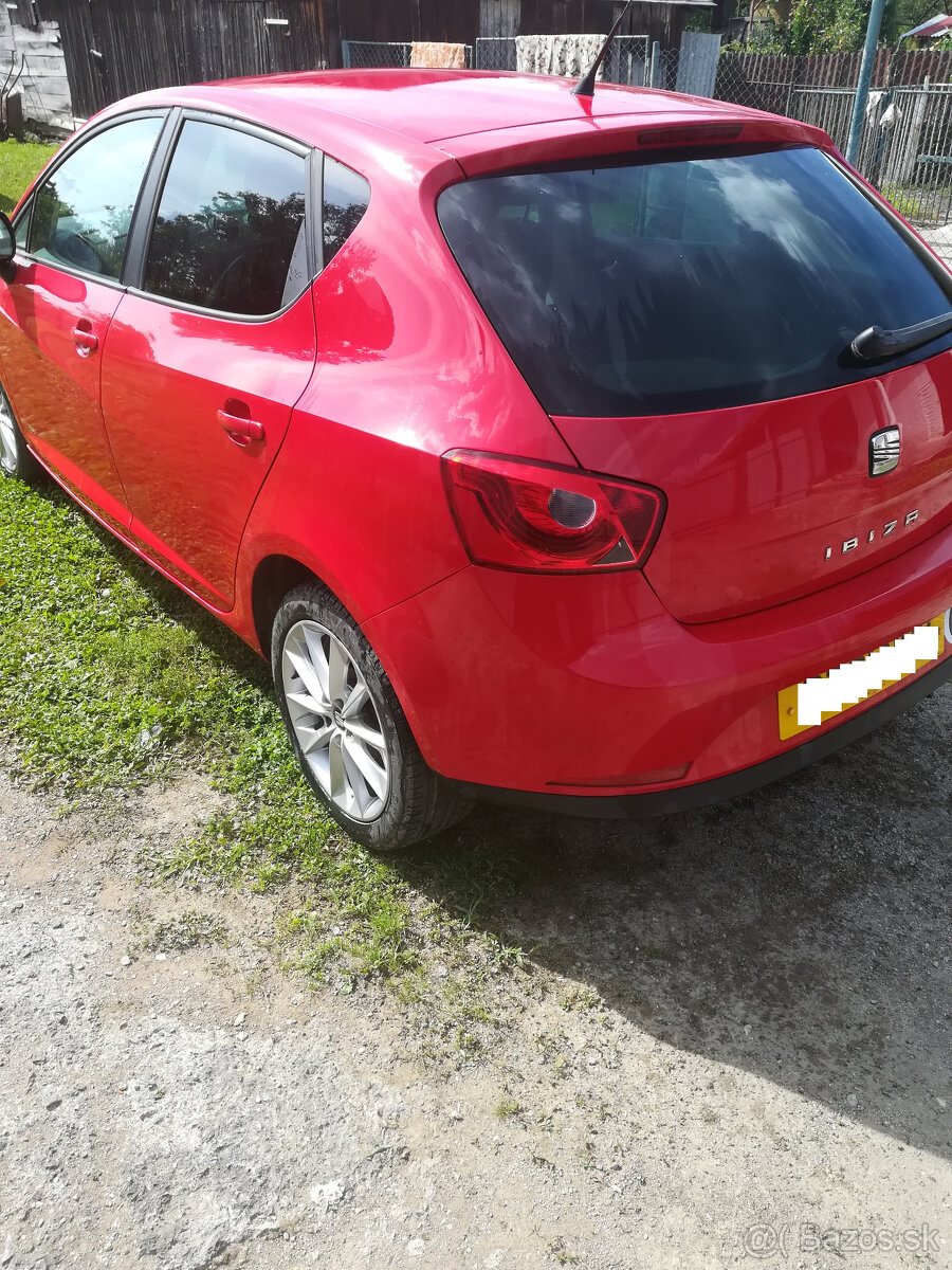 piate dvere, kufor , seat ibiza 2011, napravy, interier