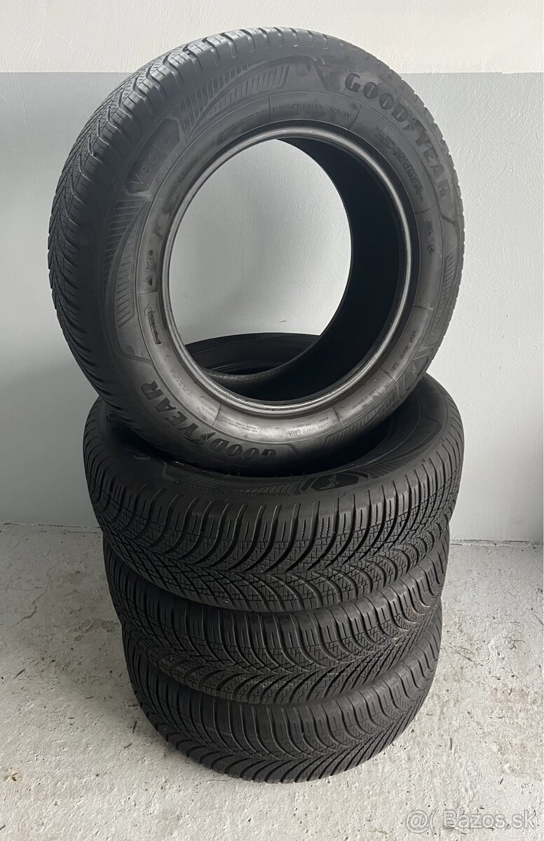 235/65 R17 Celoročne Goodyear Zimne