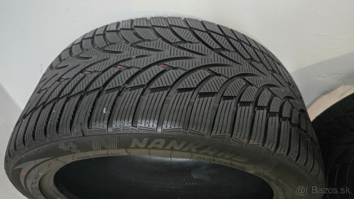 Predám zimné pneumatiky 245/45R19 275/40 R19