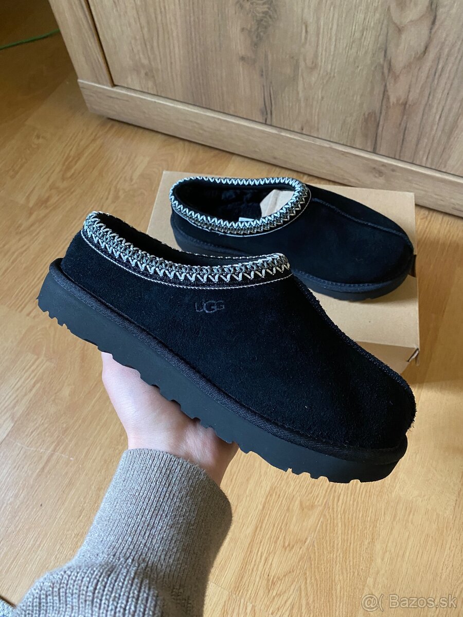 UGG Tasman Slipper Black