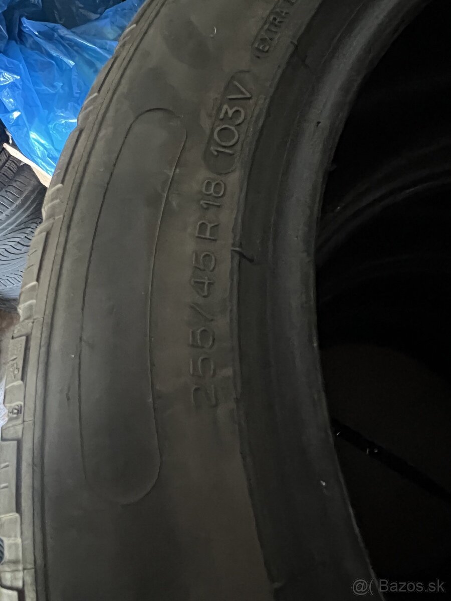 255 45 R18 zimné Pneu Michelin