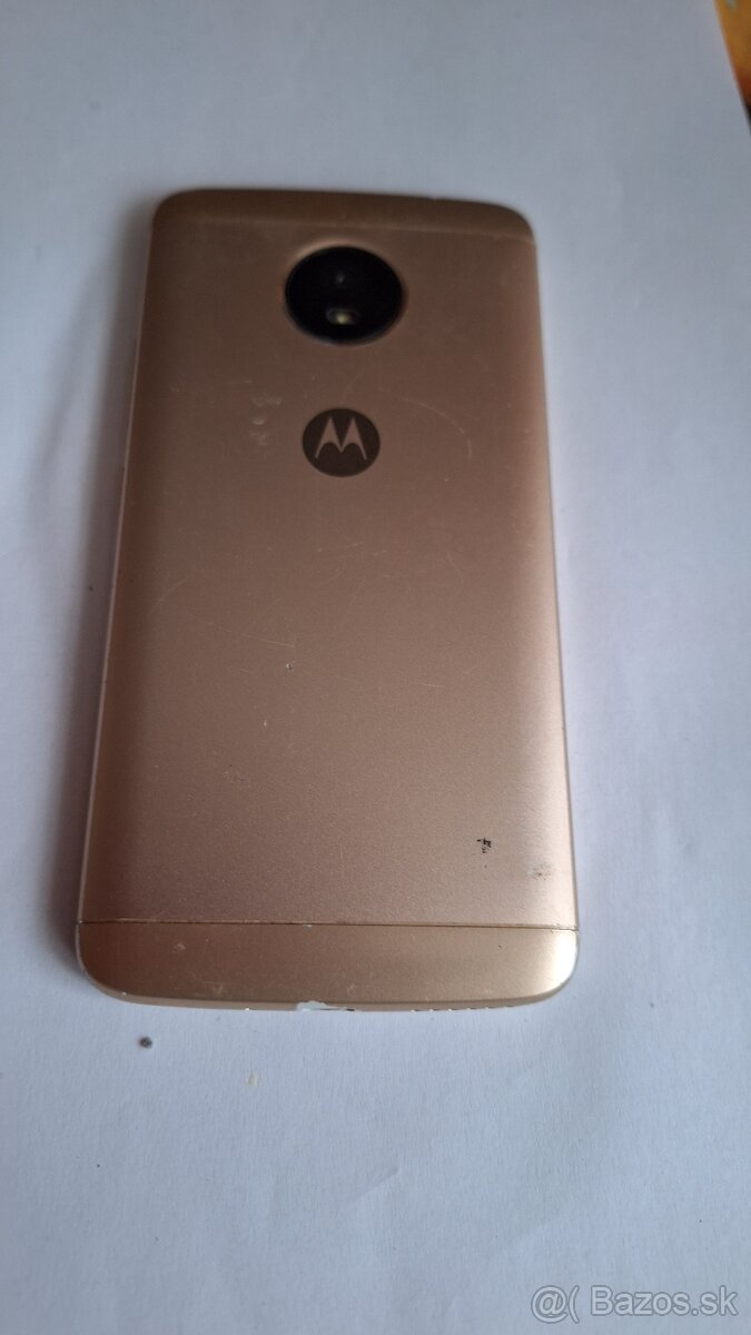 Motorola Moto E4 plus na nahradne diely