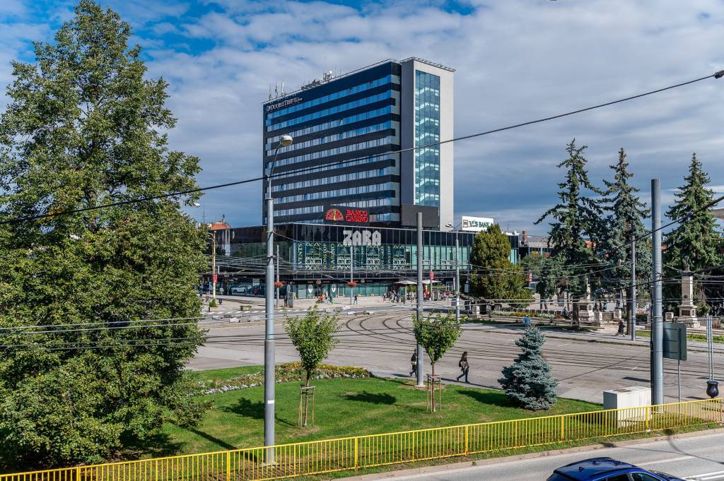 Štúrová - Košice -JUH,lukratívny 3 izbový byt 93 m2 .Centrum