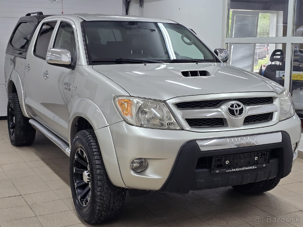 TOYOTA HILUX 3.0