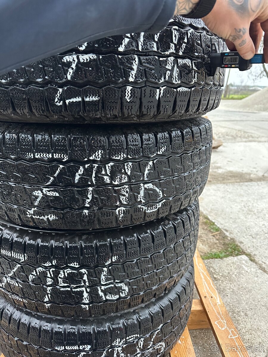 Z196 4ks zimné 235/65R16C 115/113R