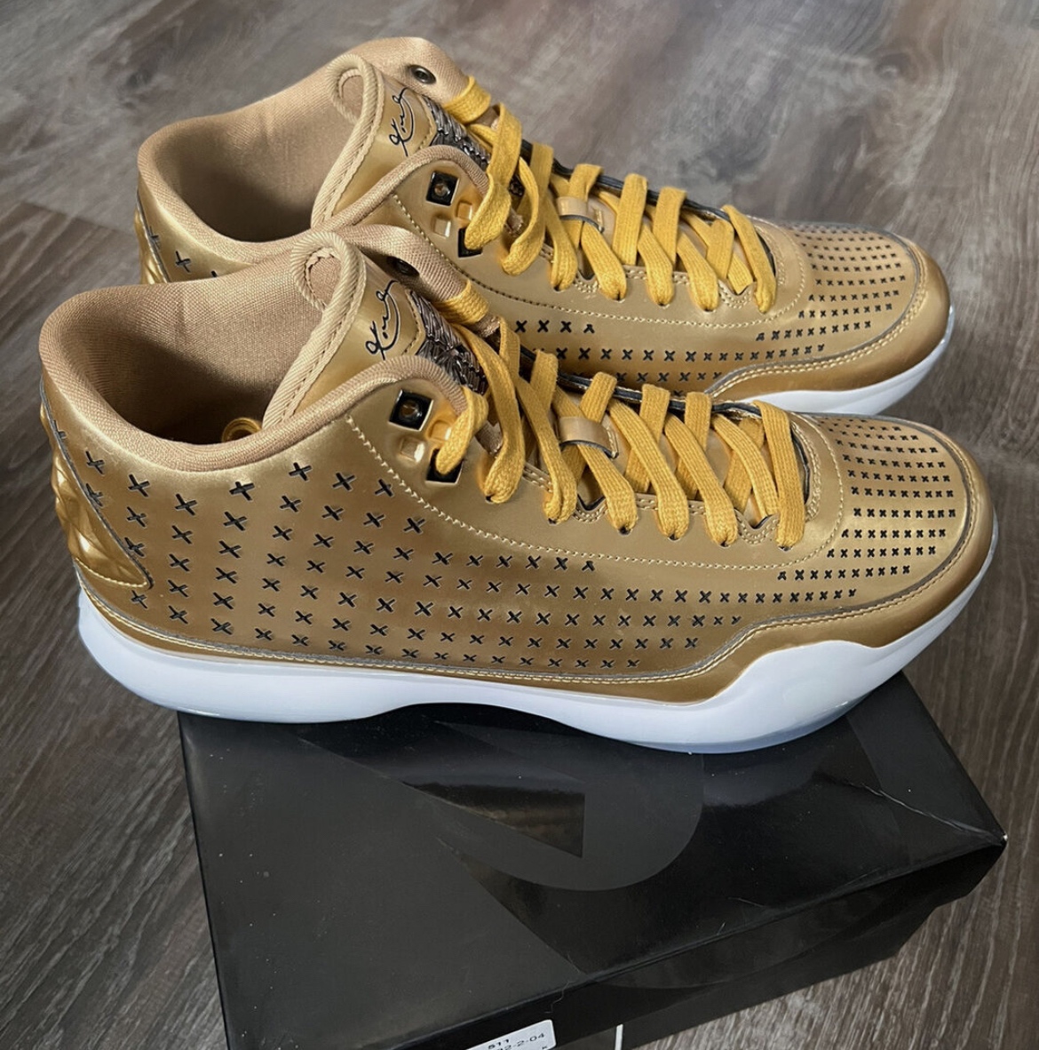 NIKE KOBE X EXT MID GOLD