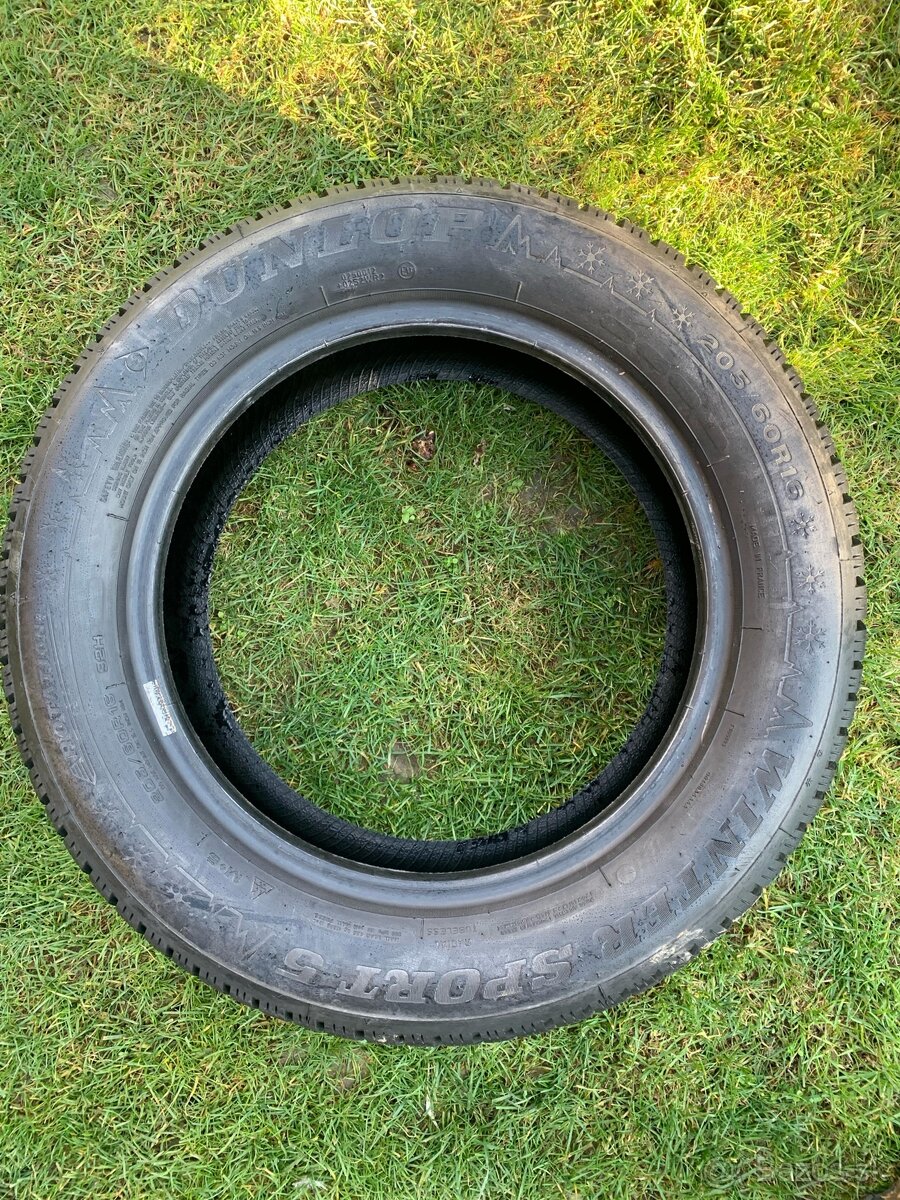 1x zimná pneu. Dunlop WinterSport 5 205/60 R16