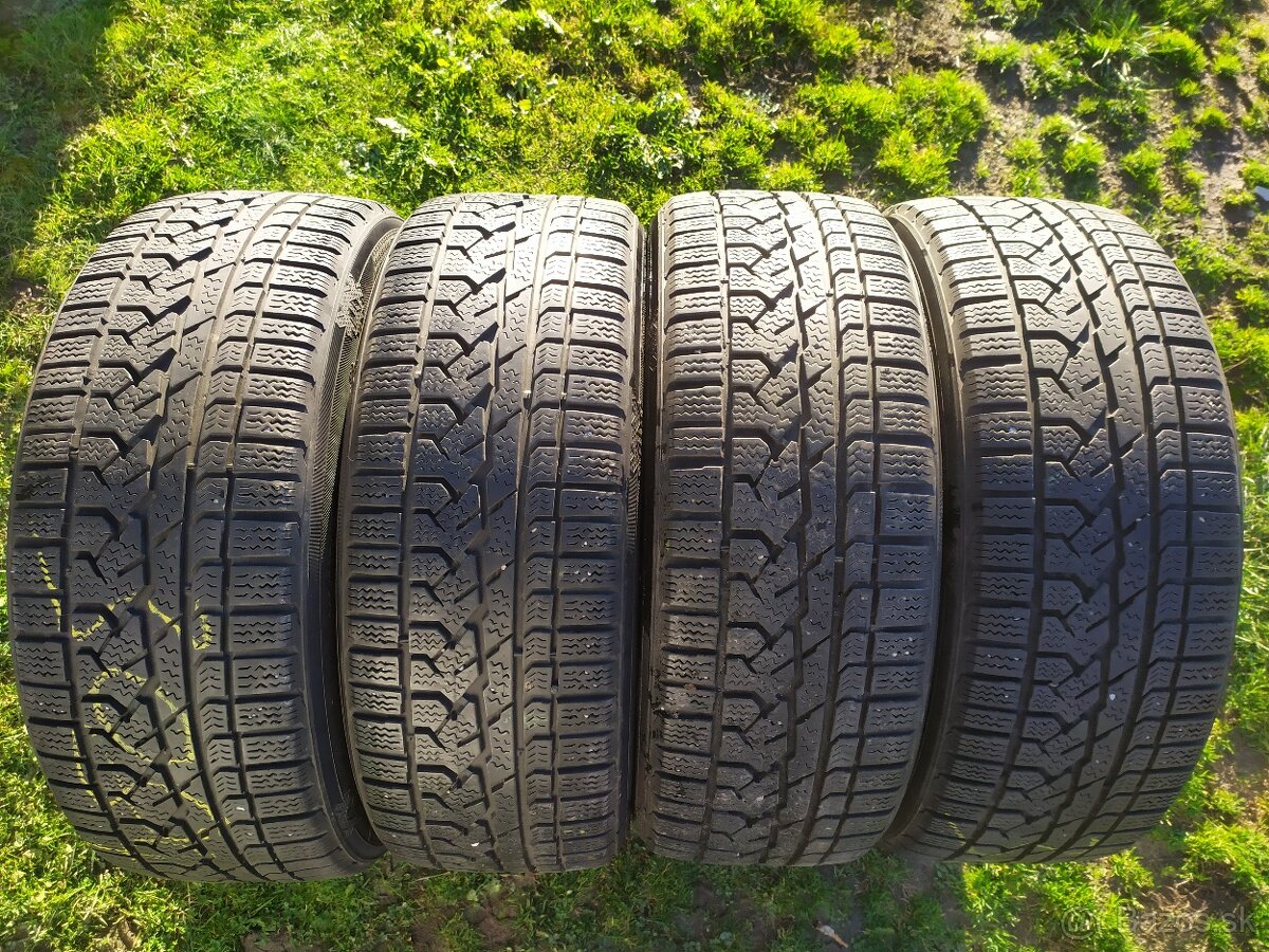 Predám zimné pneumatiky značky Kumho 215/55R18 hĺbka dezénu