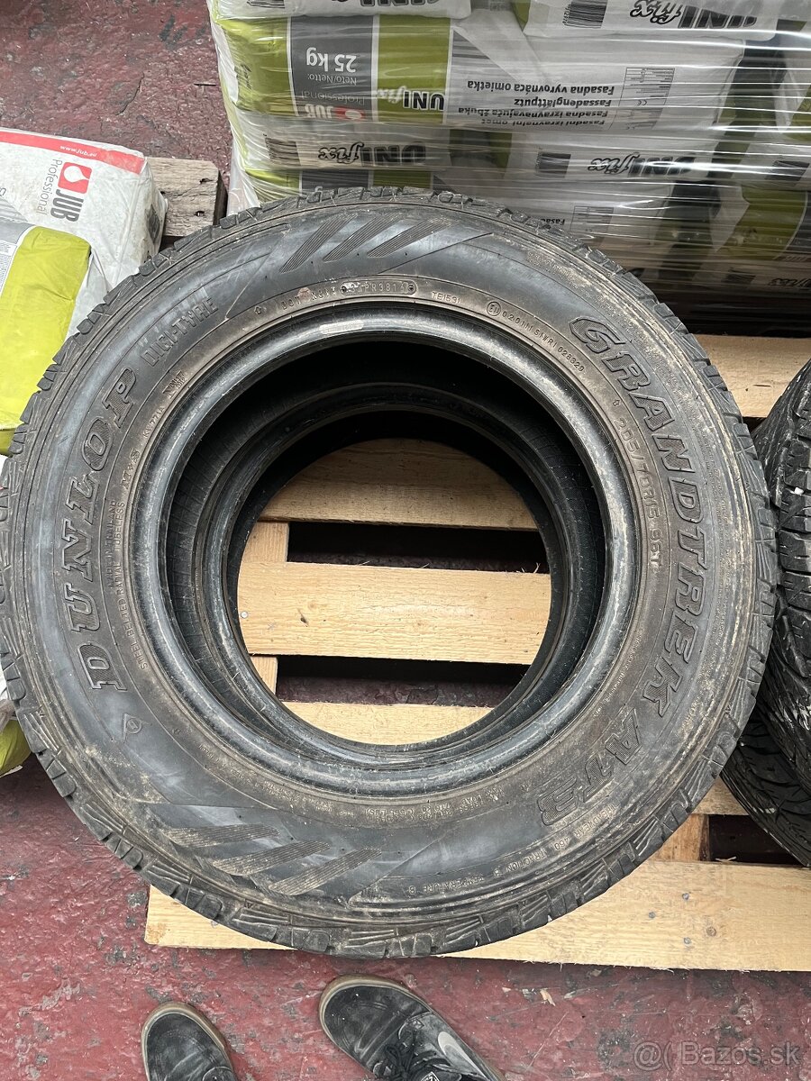 205/70 r15 DUNLOP AT3