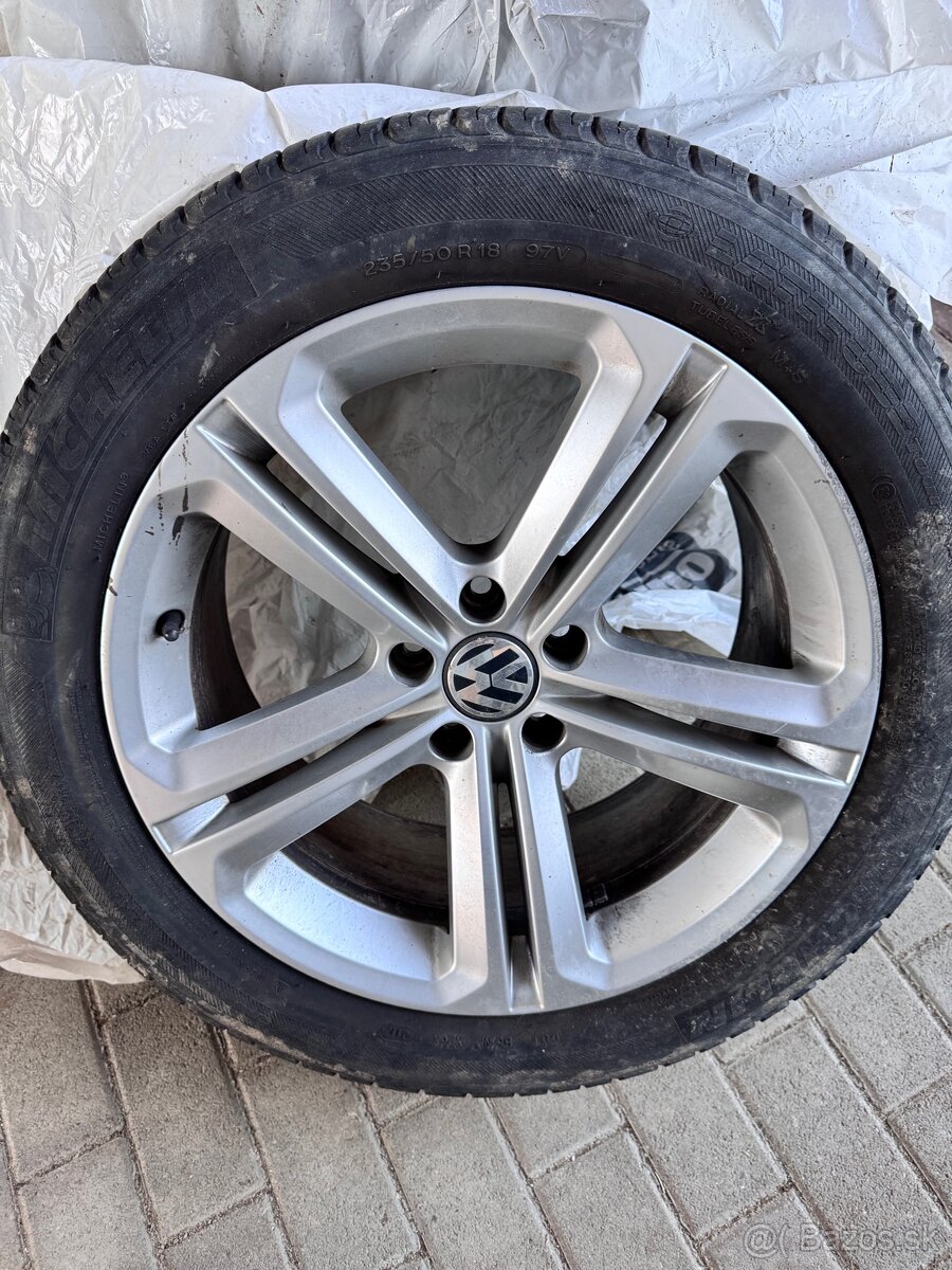 Predam letnu sadu 4x diskov 235/50 r18 97V