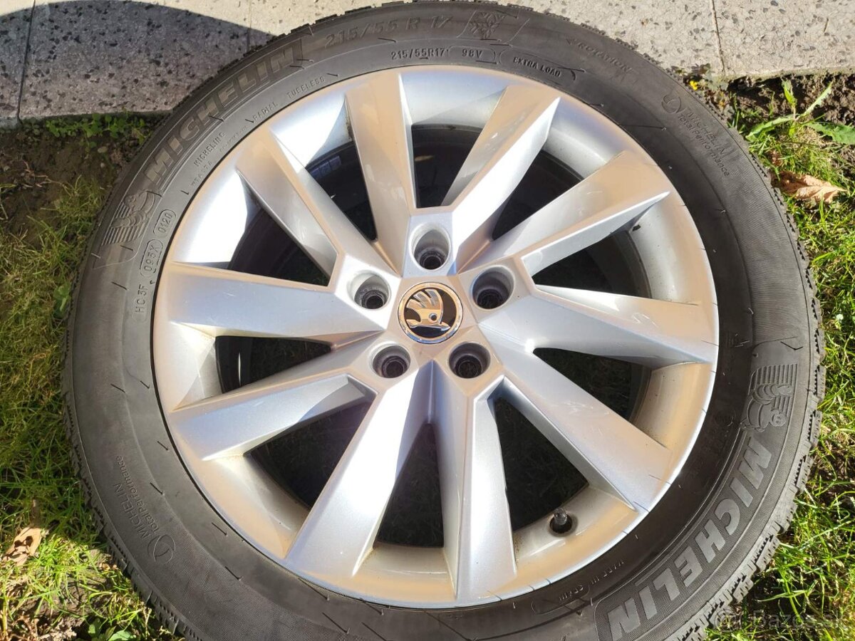 Elektrony Škoda 17" 5x112 pneu 215/55 R17