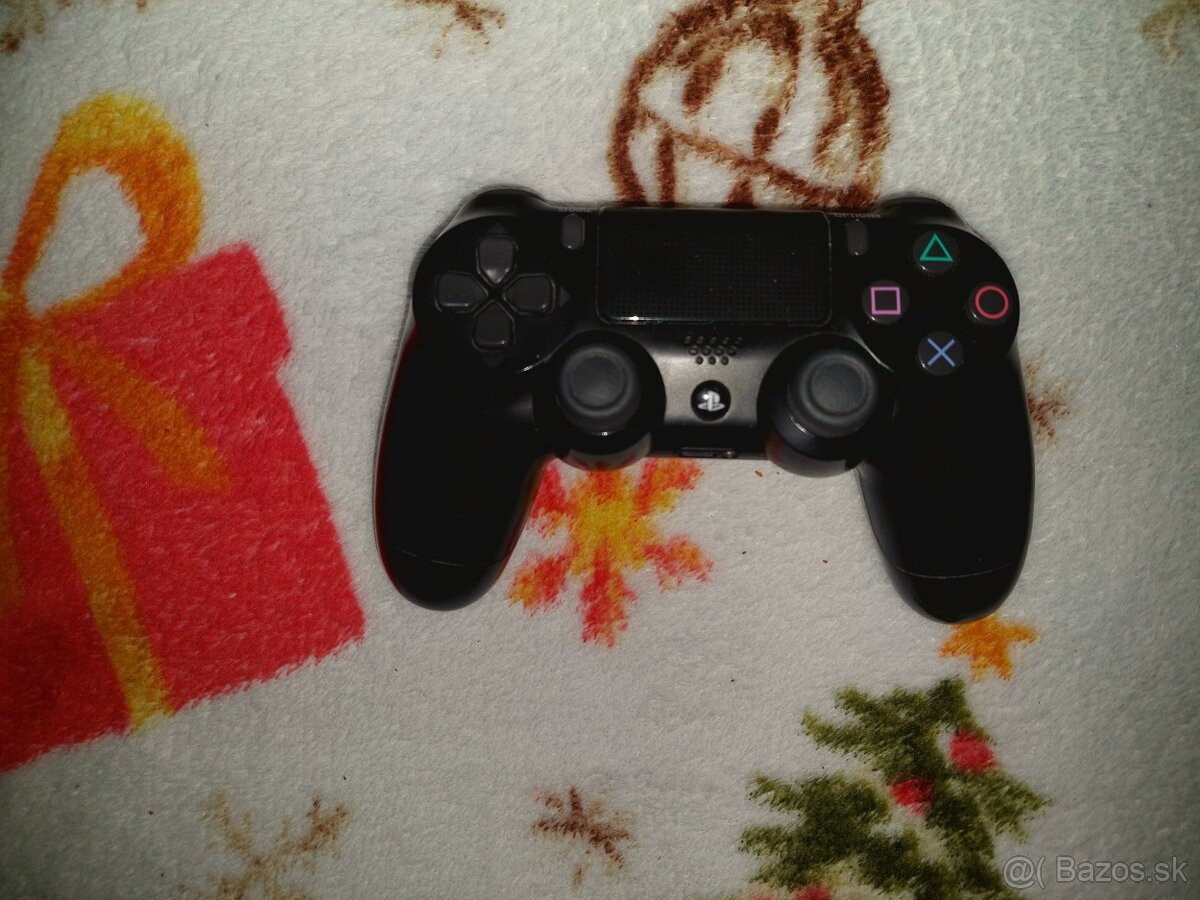 Predám ovladac originalny na PS4