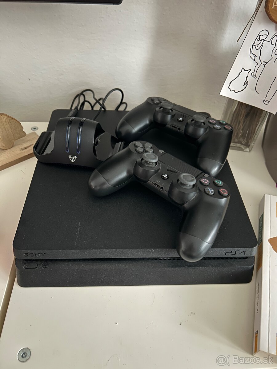 PS4 Slim 500GB + 2x gamepad + hry