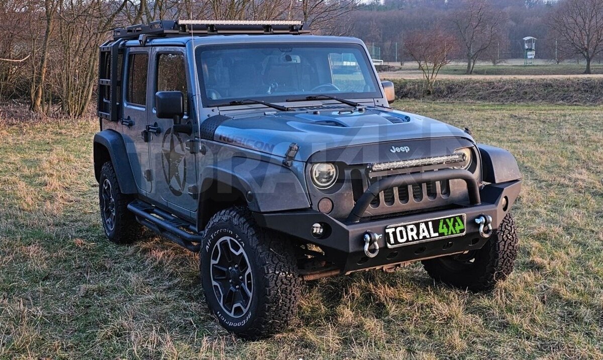 Predný oceľový pevnostný nárazník R8 Jeep Wrangler JK 07-18