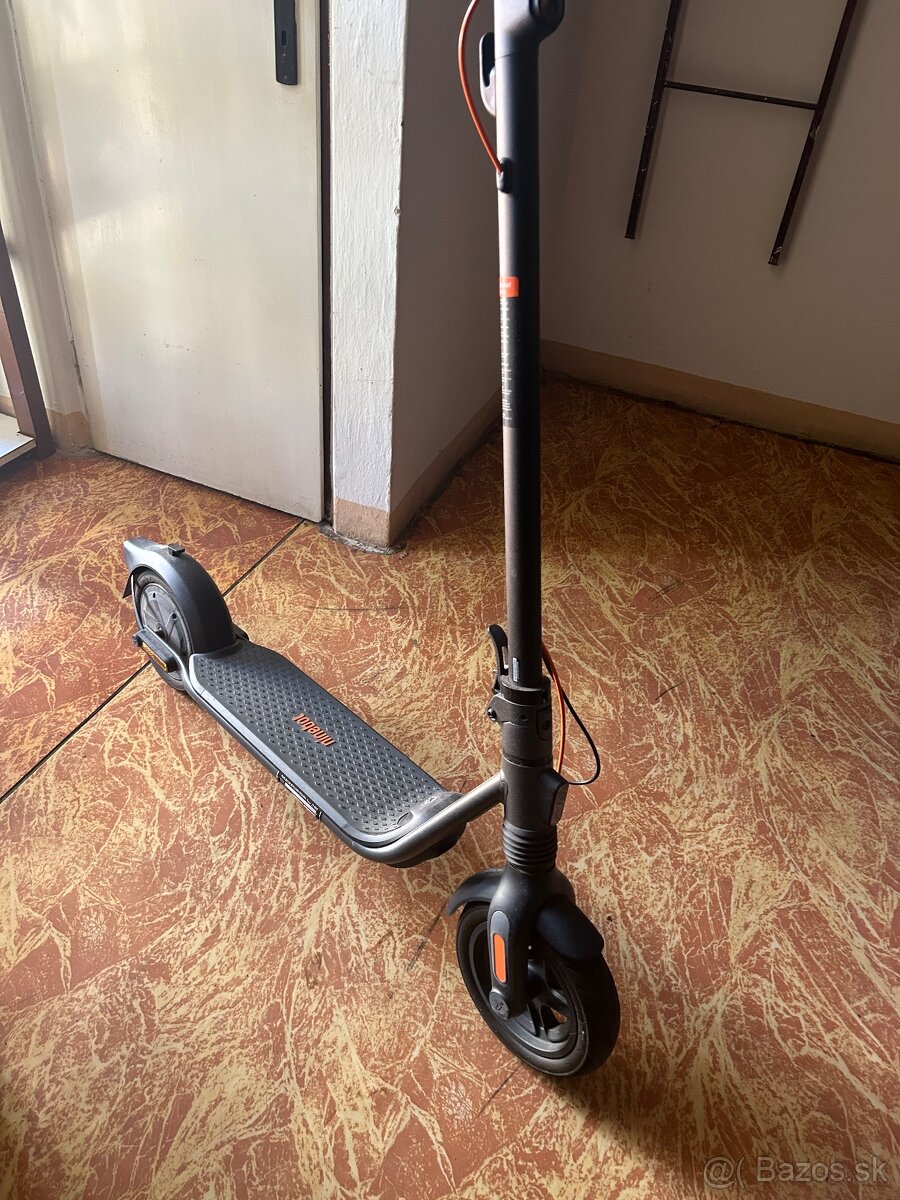 Ninebot KickScooter F2 Pro E by Segway