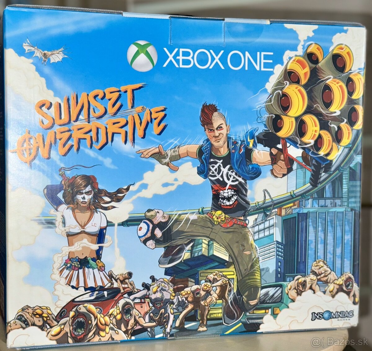 Predám Xbox One Special Edition Sunset Overdrive Bundle