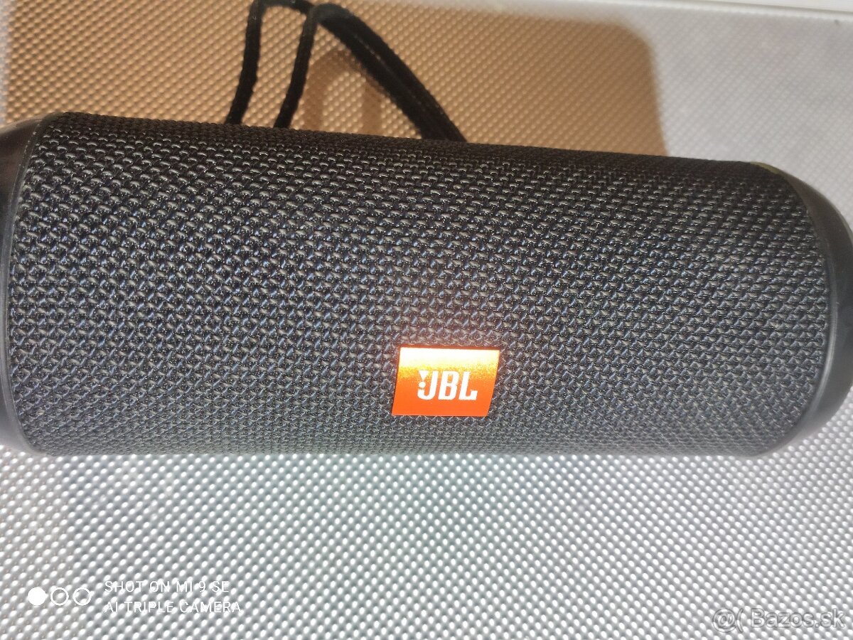 JBL reproduktor