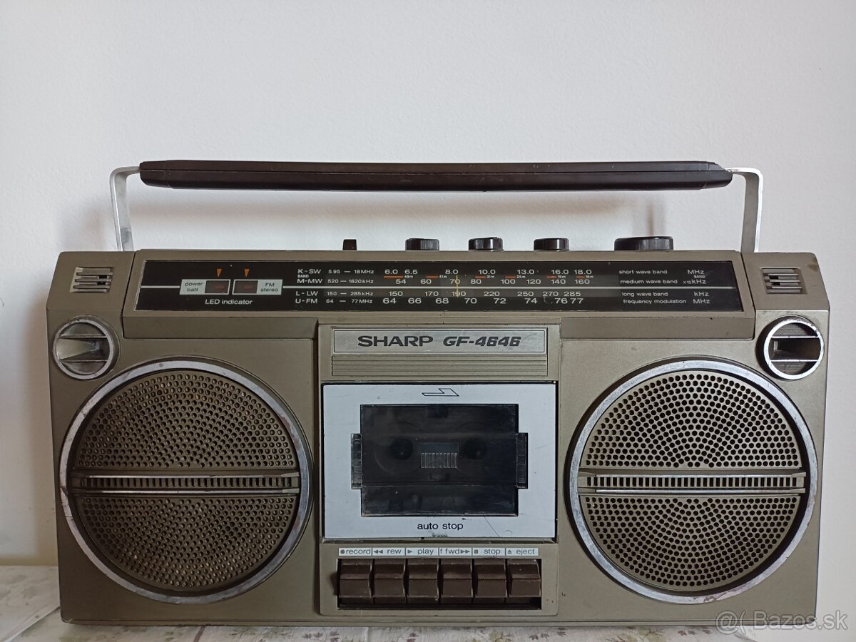 Sharp GF4646 radiomagnetofon retro kazeťák