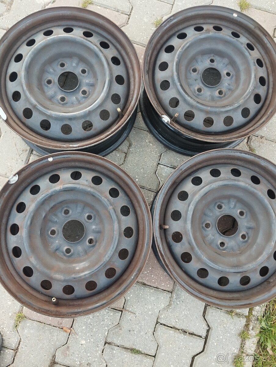 Toyota 16"5x114,3 ET 45...Suzuki..fiat plechové disky