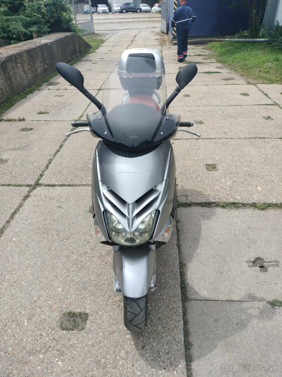 skúter Aprilia Leonardo 250