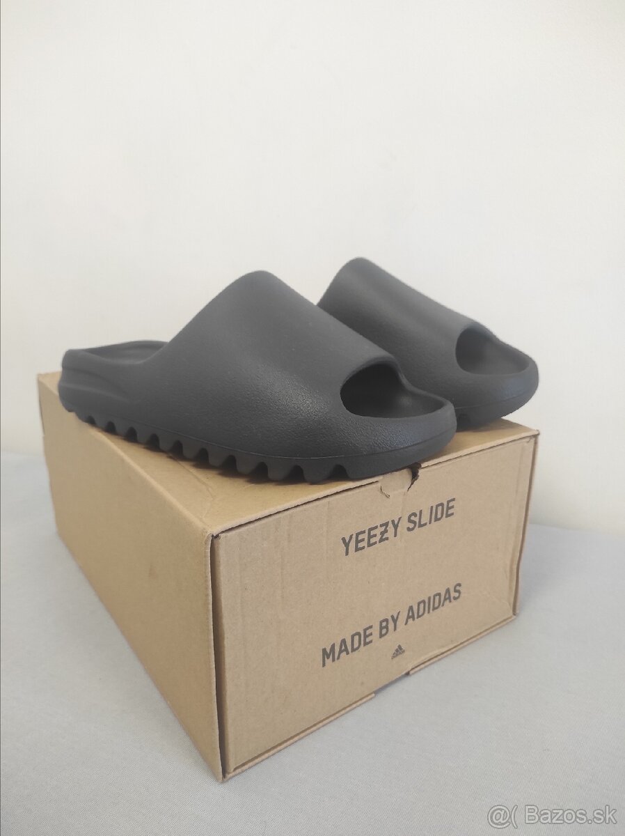 Yeezy Slides Onyx