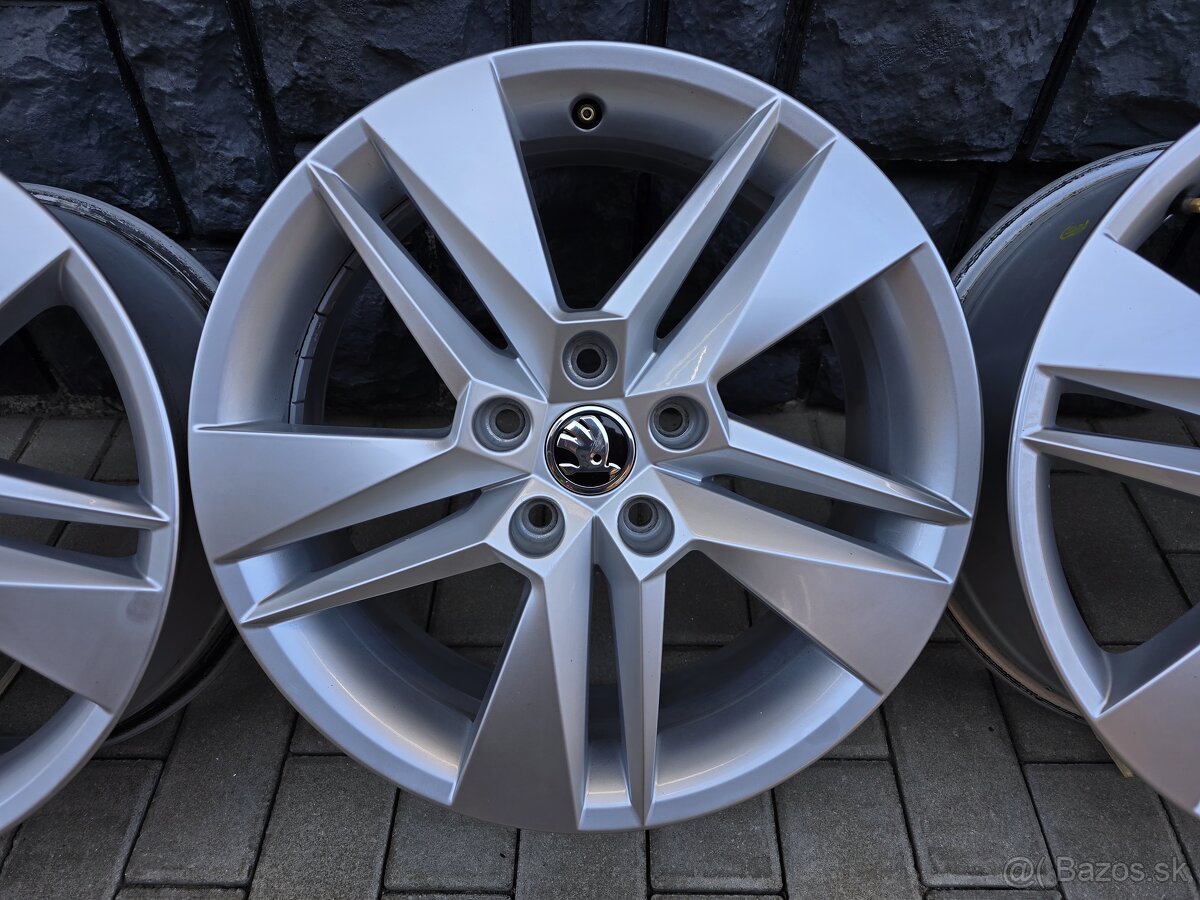 5x112 R17 Škoda Markab Superb 3