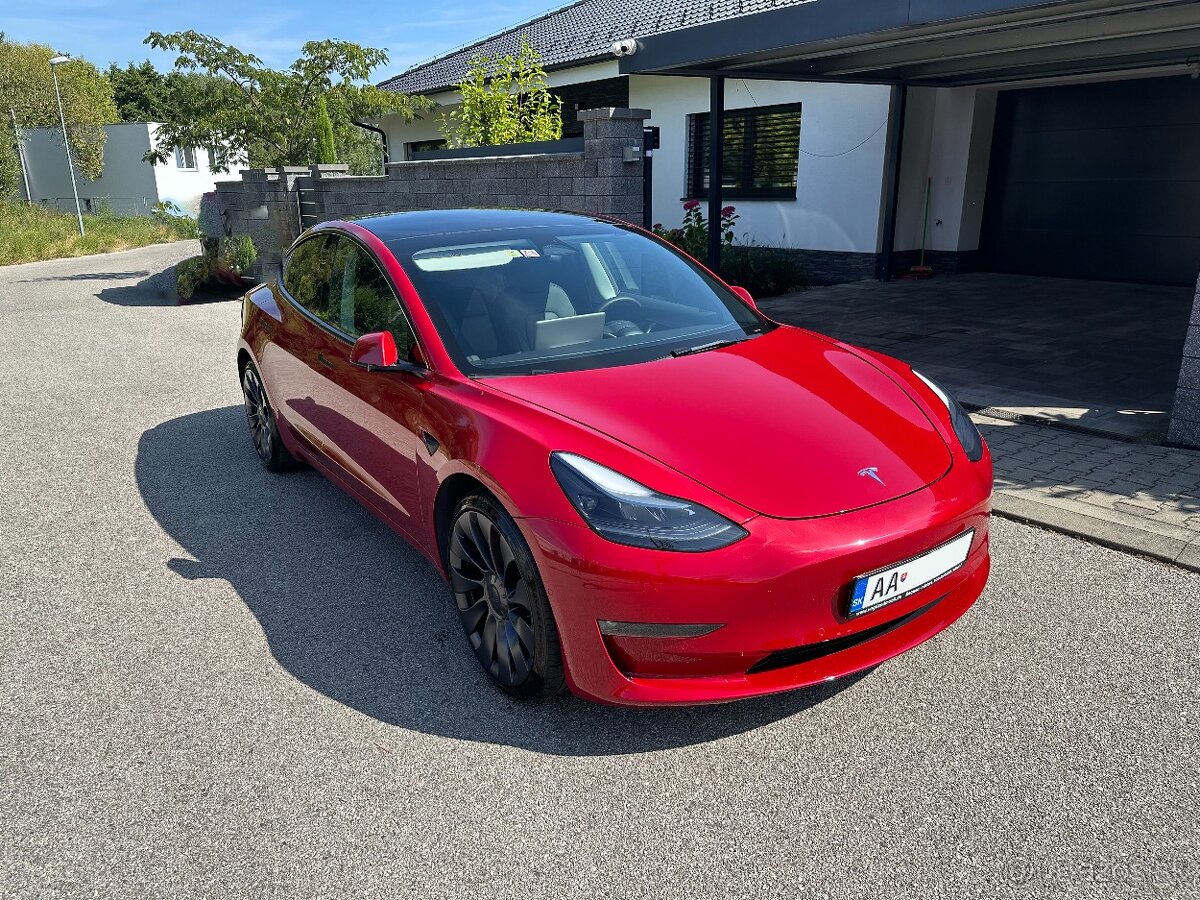 Tesla Model 3 Performance 10/2022 dual motor 534 koní