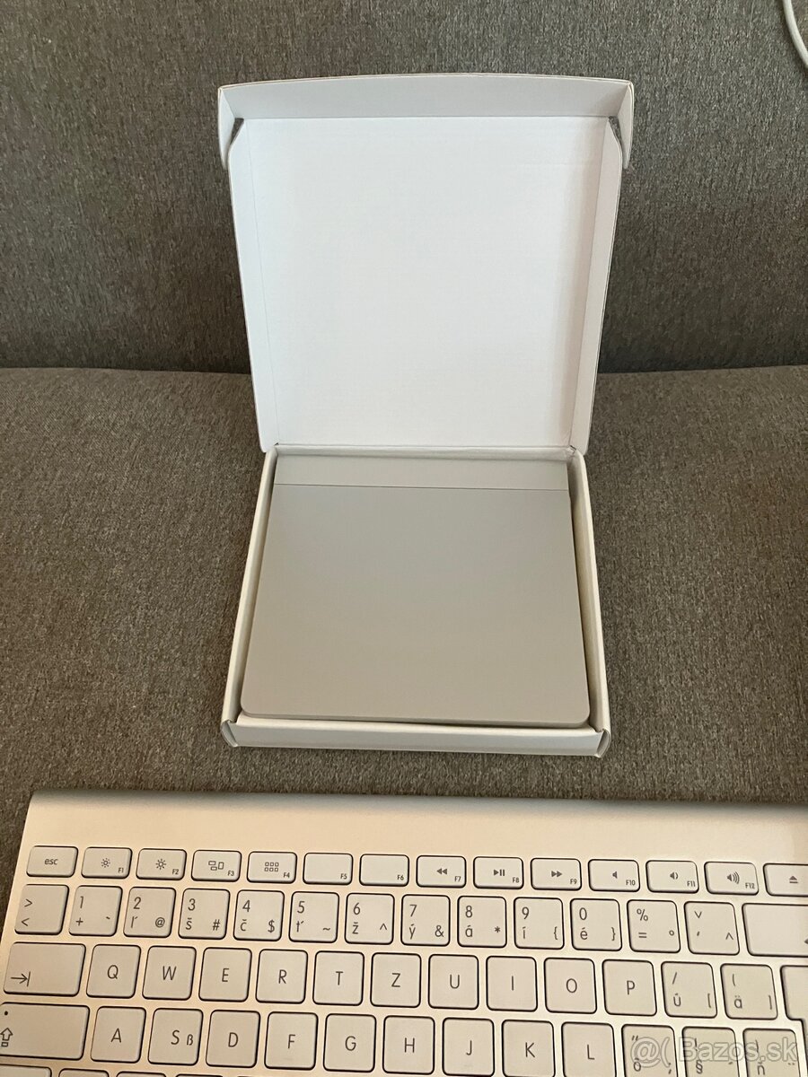 Apple Magic Keyboard a Magic Trackpad