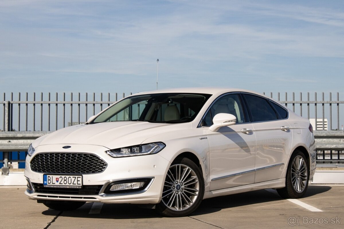 Ford Mondeo Sedan Hybrid Vignale