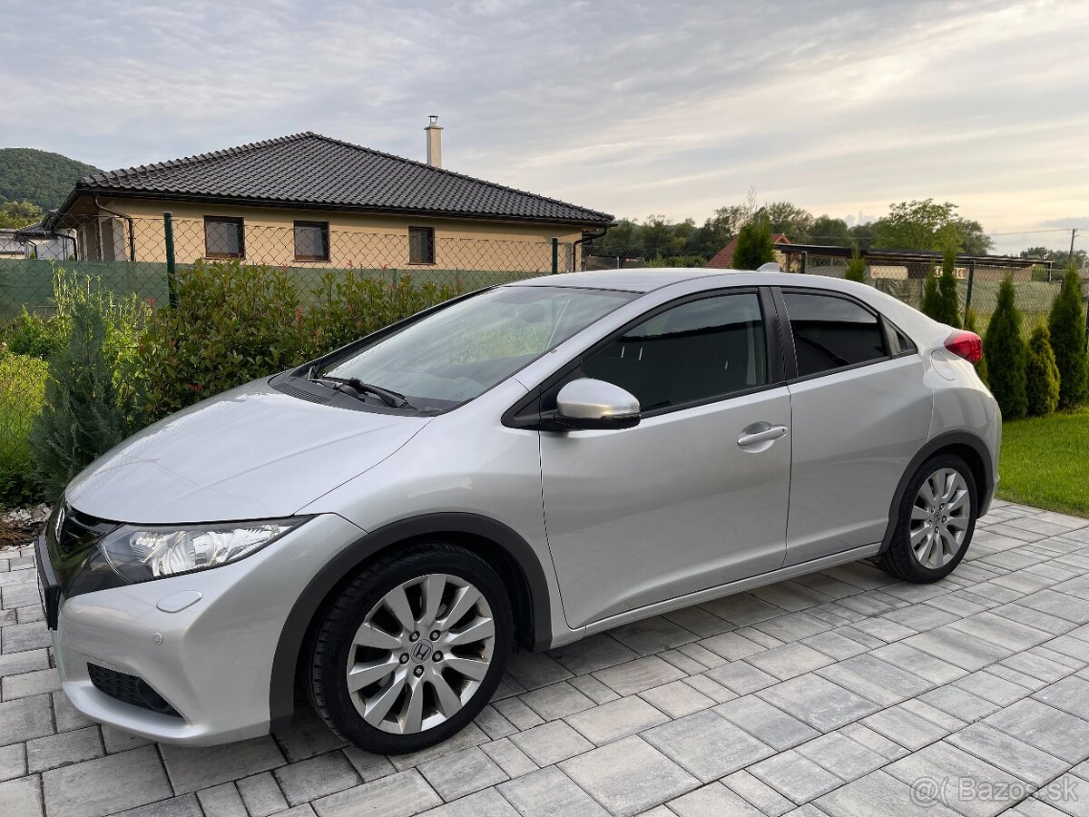 Honda Civic 1.8 i-Vtec Lifestyle 104kw/142k