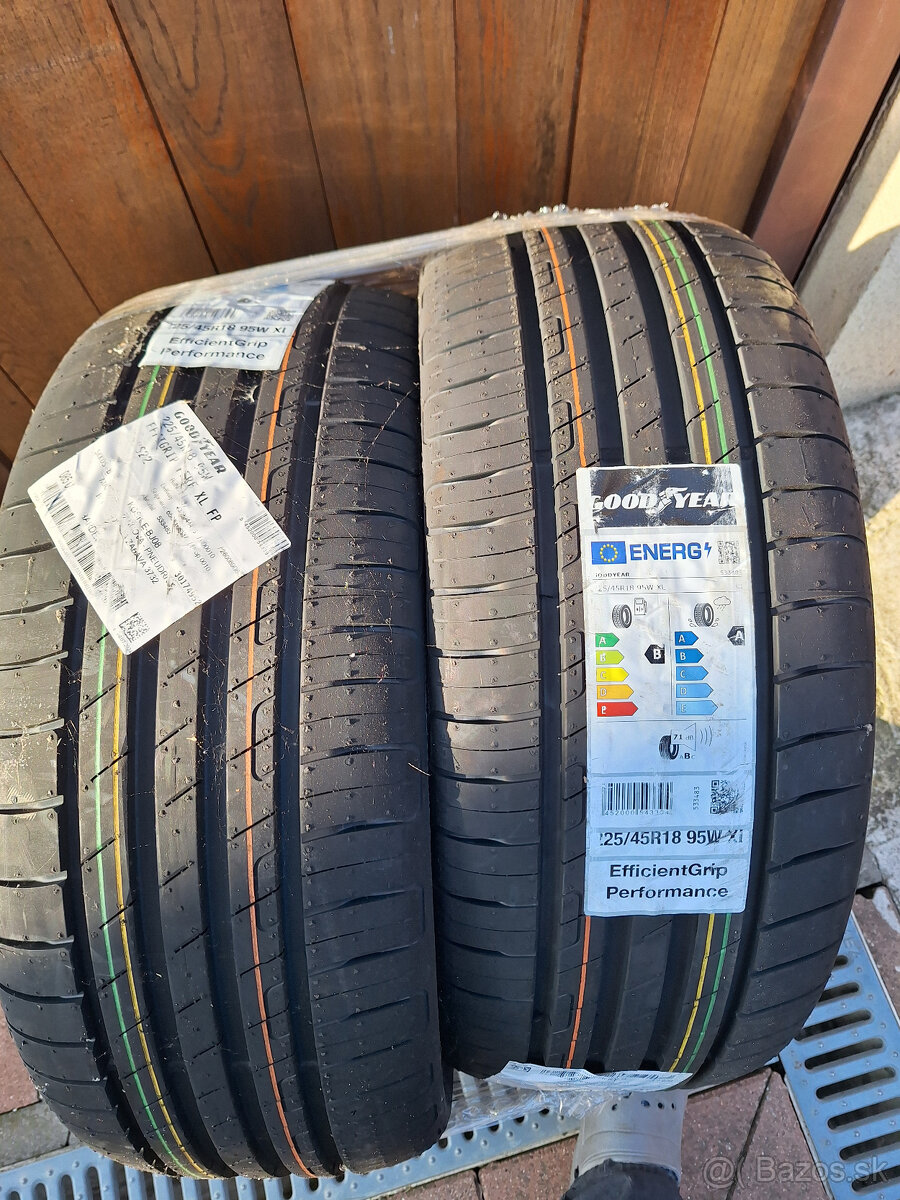 Predám 2ks Goodyear EfficientGrip Performance 225/45 R18 95W