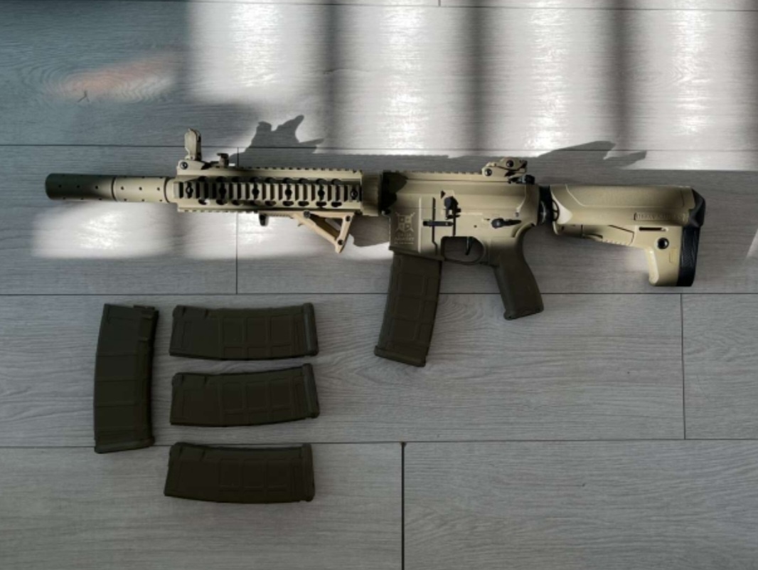 Airsoftová zbraň M4 AR15