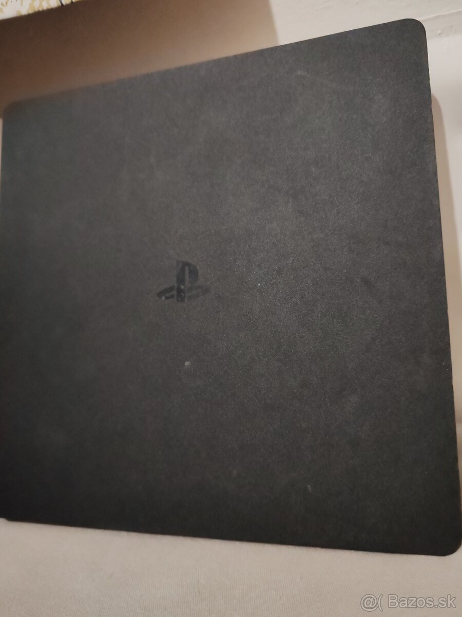 Ps4 slim + hry