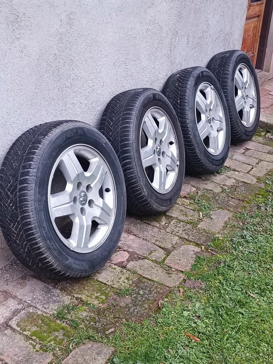 Celoročné pneumatiky Hankook 215/60 R17 + disky