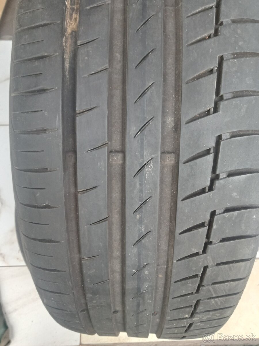 245/45R19