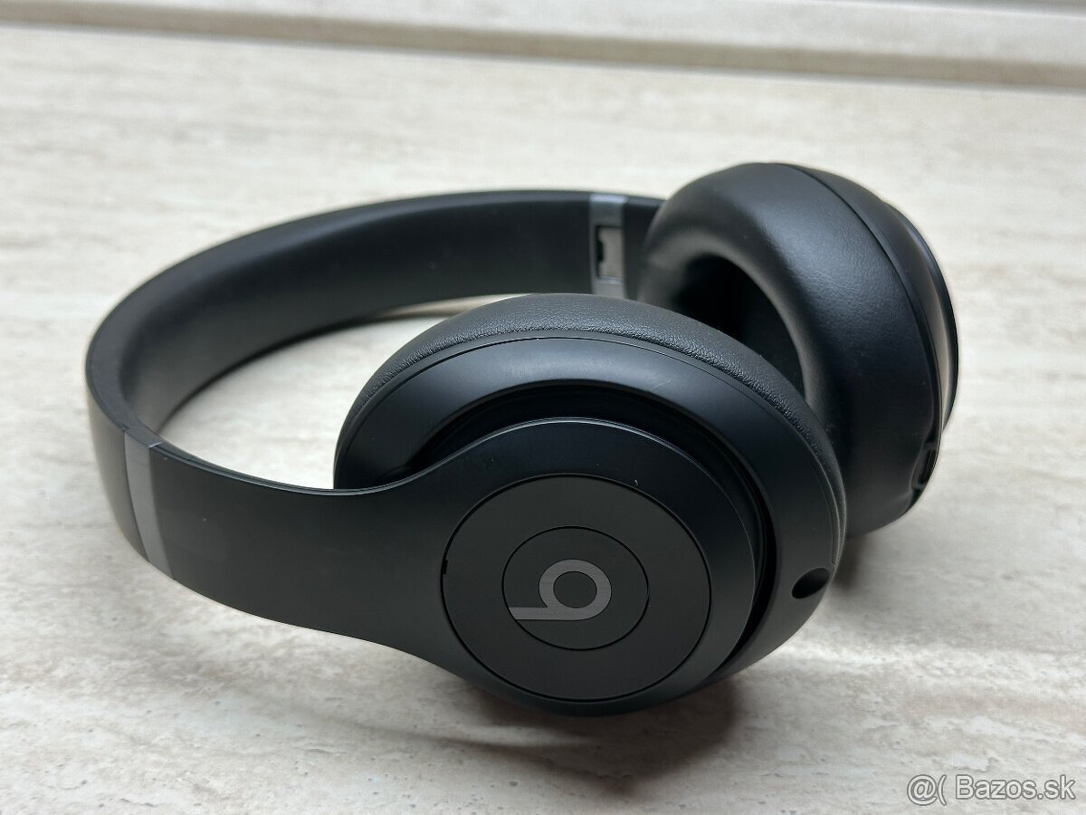 Beats Studio Pro, black