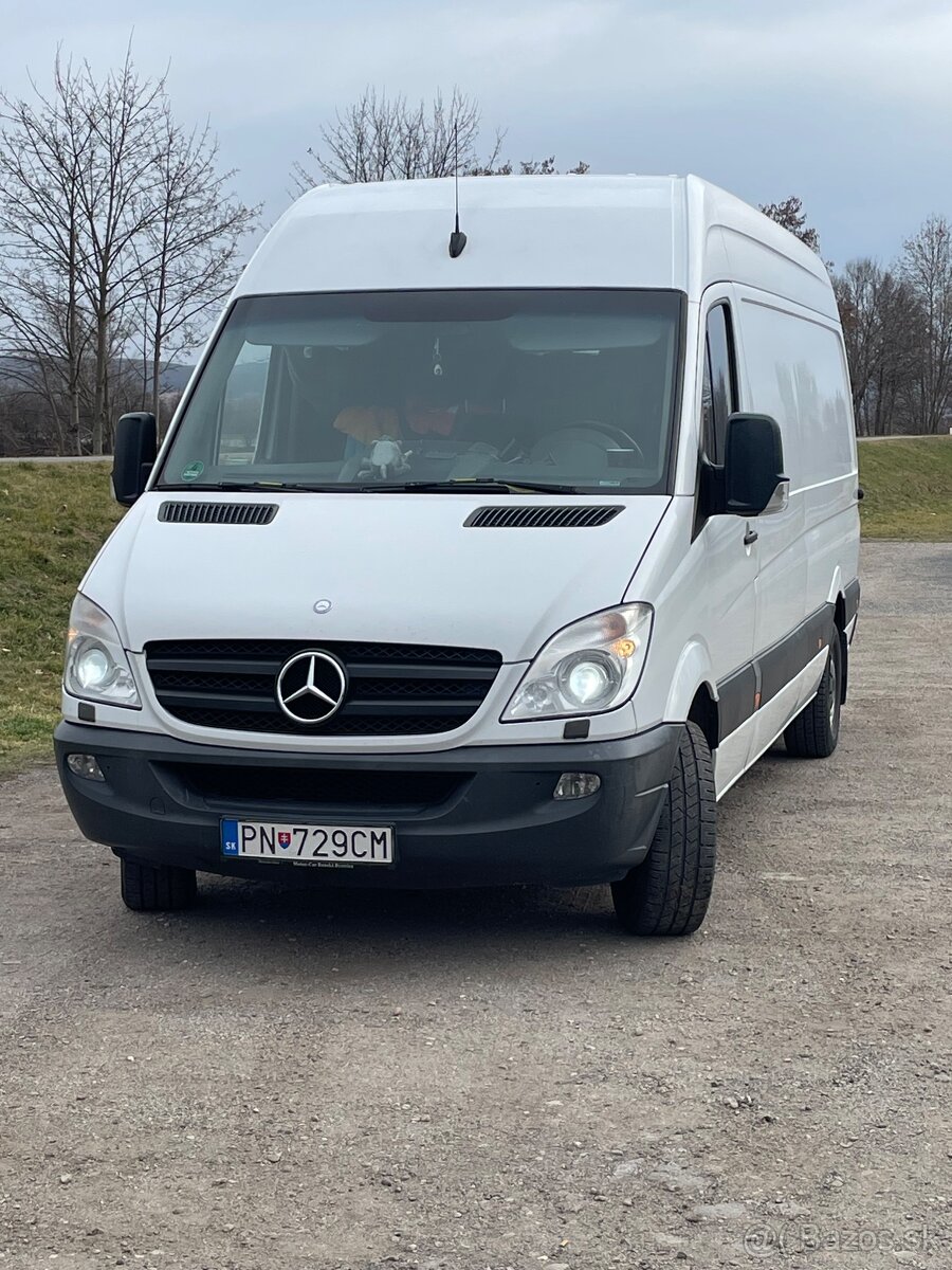 Mercedes- Benz Sprinter