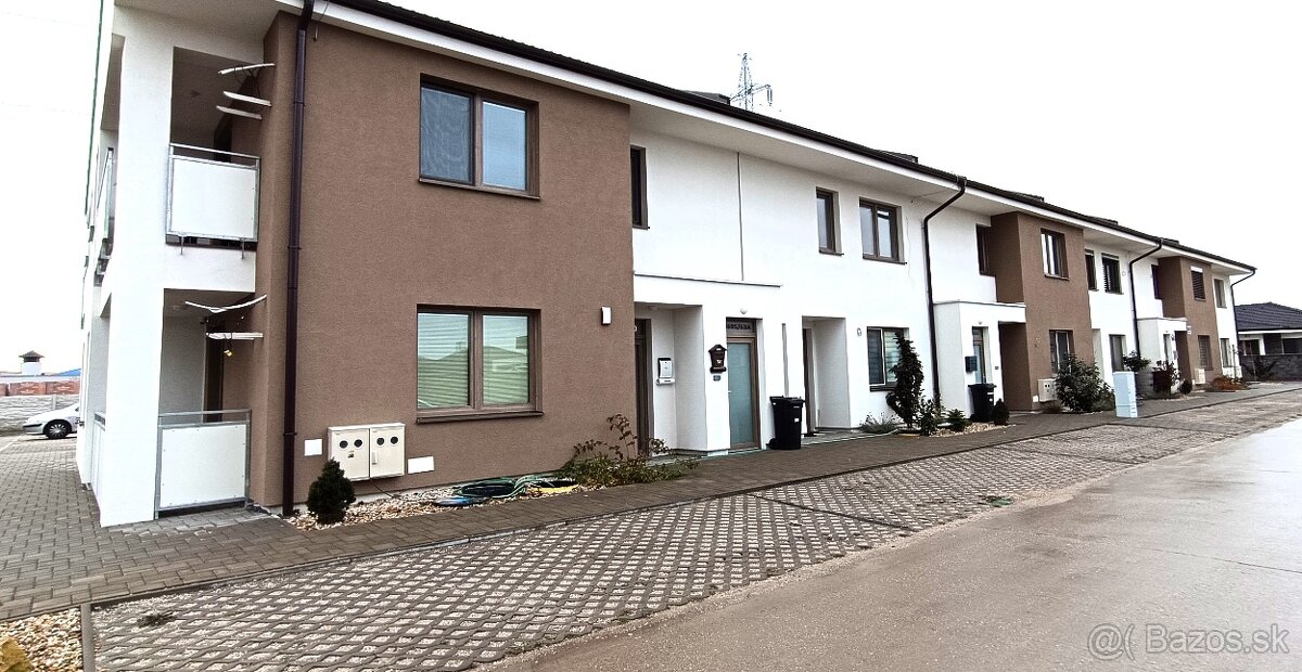 Na predaj 2,5 i. BYT, balkón, vlastné P, 84,43 m², Galanta