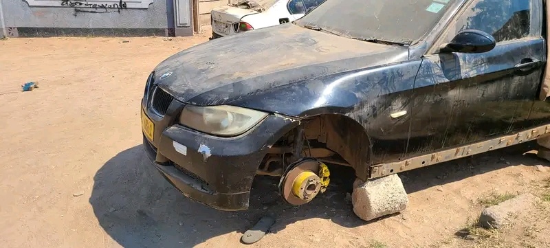 BMW E90 ROZPREDAM na náhradne diely