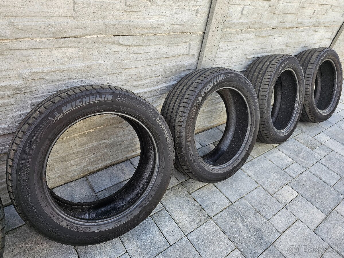 235/55 R19