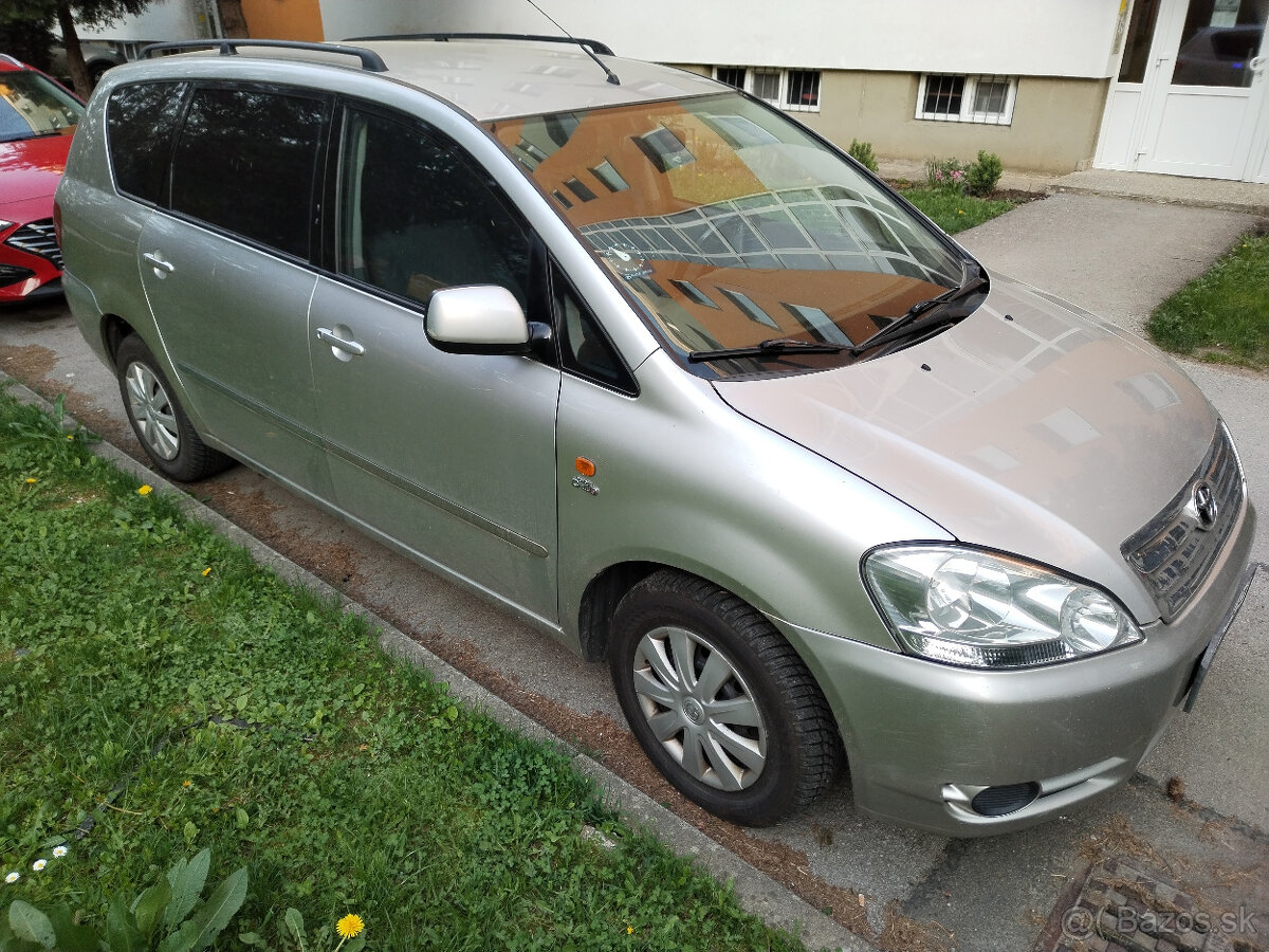 Predám Toyota Avensis Verso 2.0 d4d