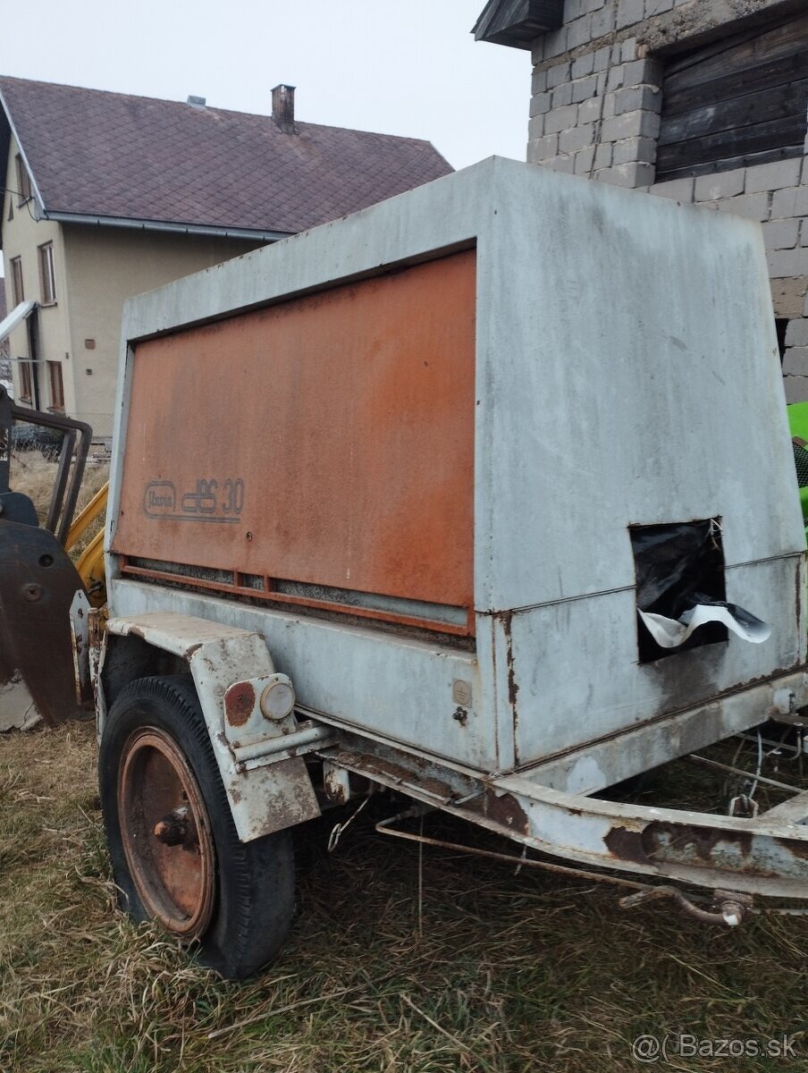 Predám elektrocentrálu motor 4-válec vzduchom chladený