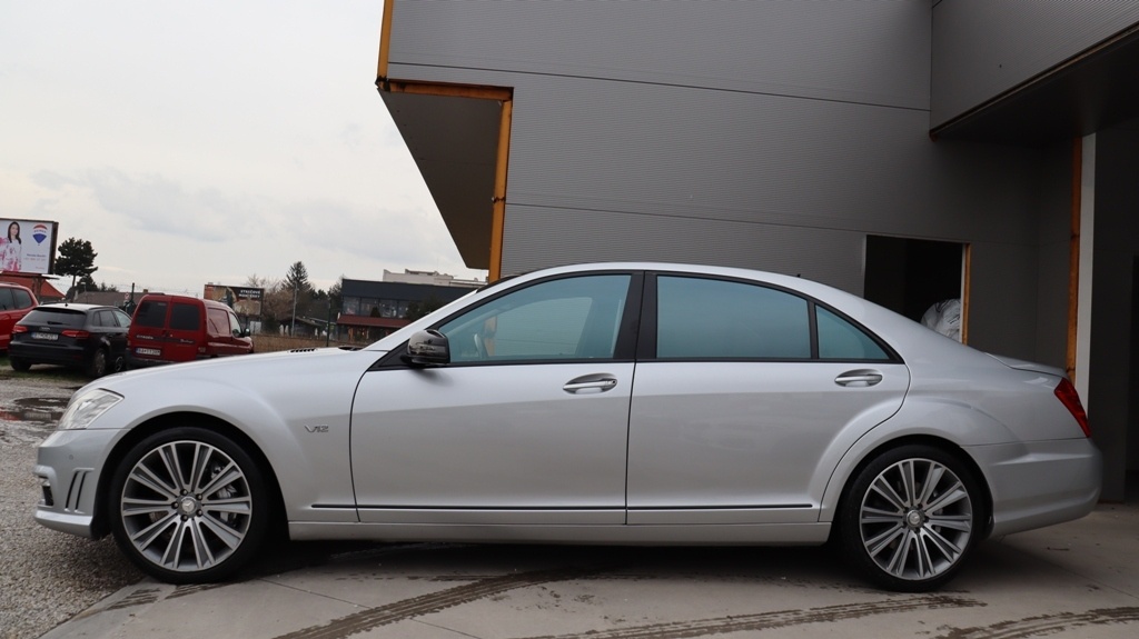 Mercedes-Benz S trieda Sedan 600 L