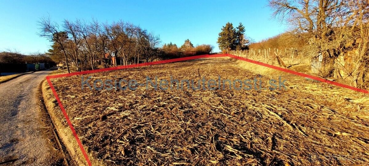 Pozemok 1000 m2 v chatárskej oblasti Sečovce smer Dargov