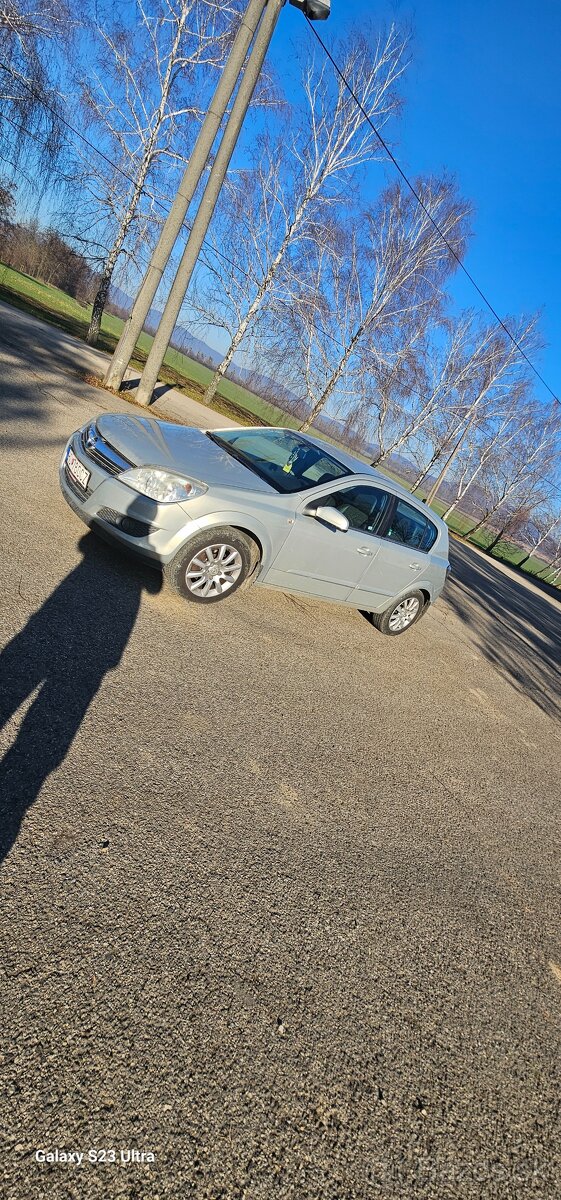 Opel astra H 1.6 bendzin